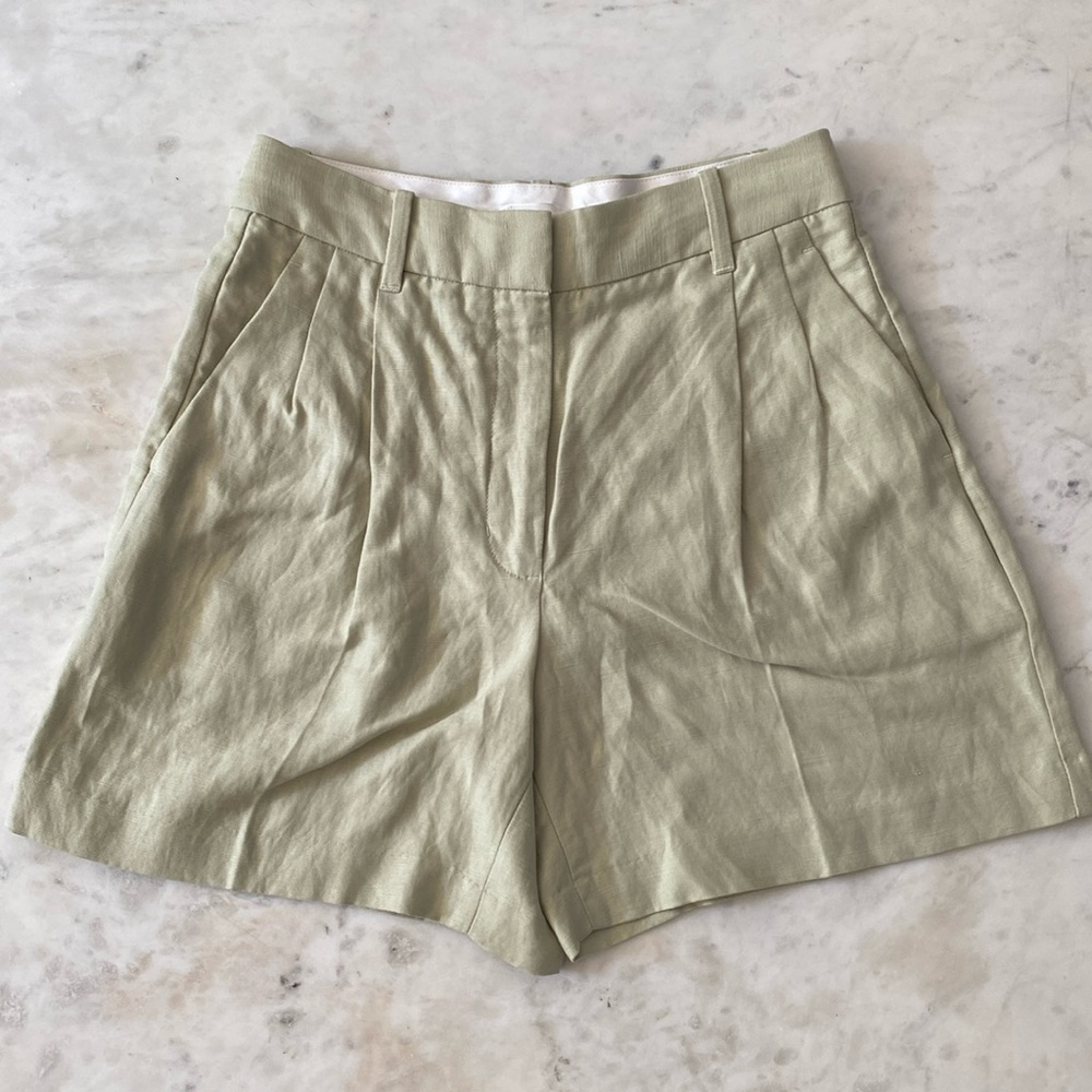 Wilfred High Waist Light Olive Green Tailored Shorts